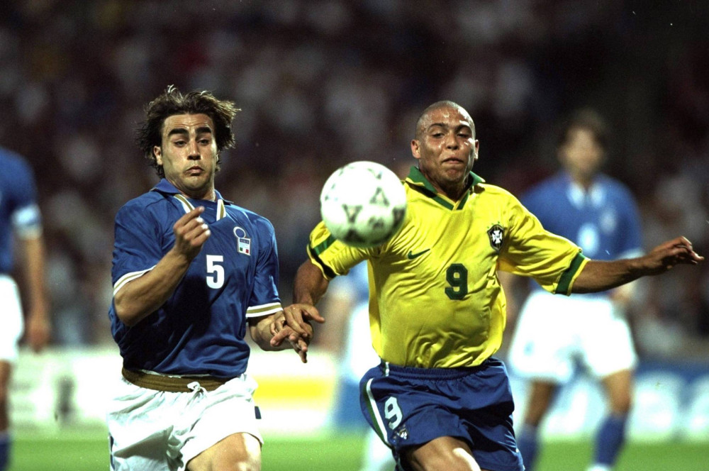 谁先露位 谁先露位